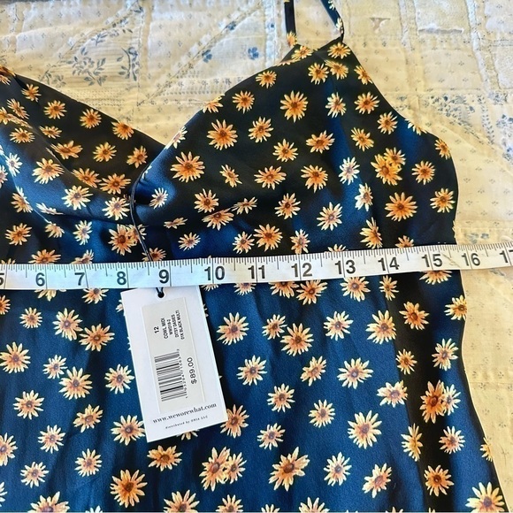 NWT WeWoreWhat 90s cowl midi dress black daisy print satin slip dress size 12 - Picture 9 of 10